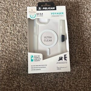 Voyager Magnetic Case for iPhone 15 plus- White